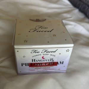Too Faced Hangover Pillow Cream - White
